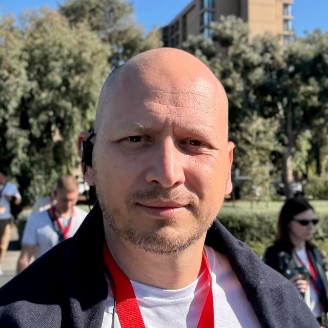 Андрей Колесников